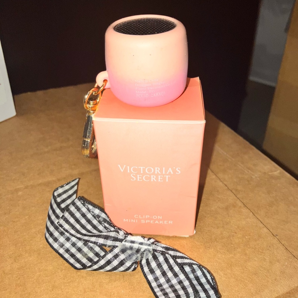 RARE Victoria’s Secret MINI Bluetooth Speaker Bag Charm Keychain